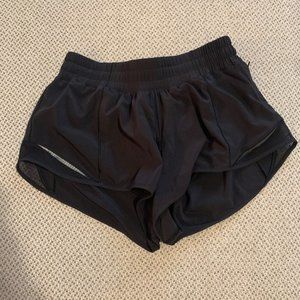 Lululemon Hotty Hot Short II 2.5"